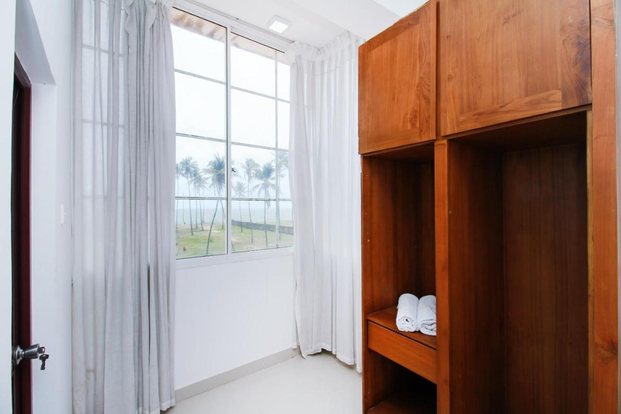 Hotel By The C Uswetakeiyawa Luaran gambar