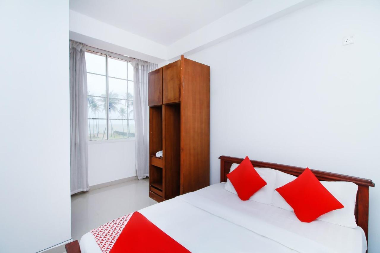 Hotel By The C Uswetakeiyawa Luaran gambar