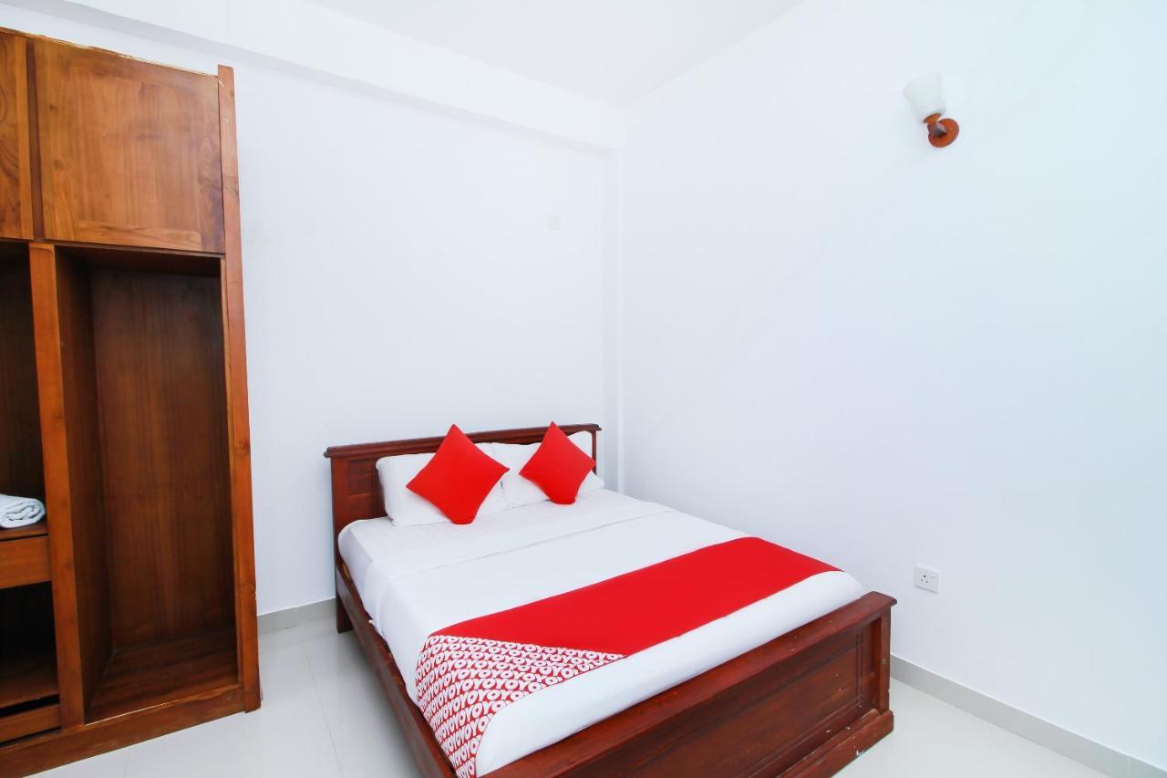 Hotel By The C Uswetakeiyawa Luaran gambar