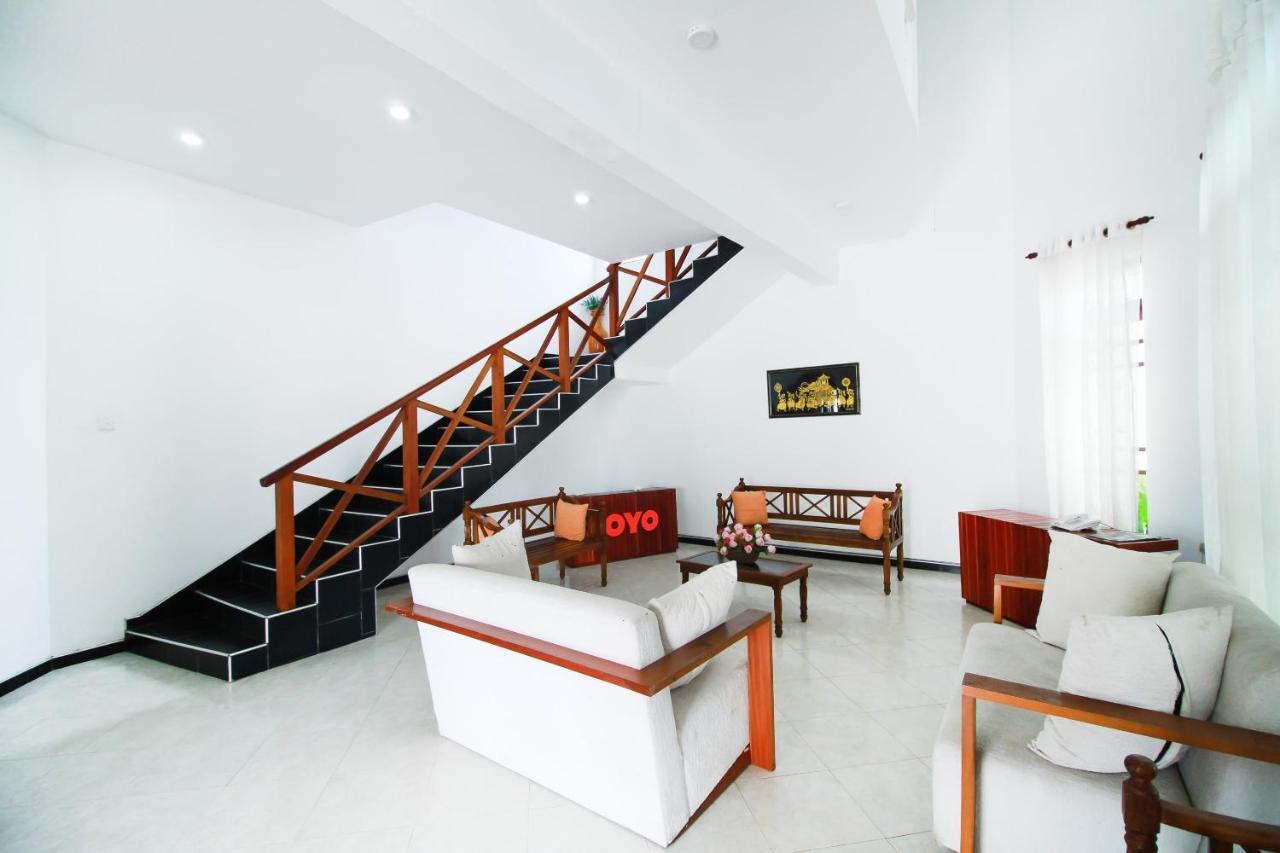 Hotel By The C Uswetakeiyawa Luaran gambar