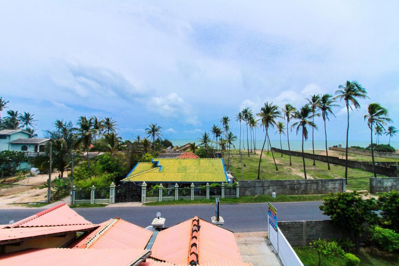 Hotel By The C Uswetakeiyawa Luaran gambar