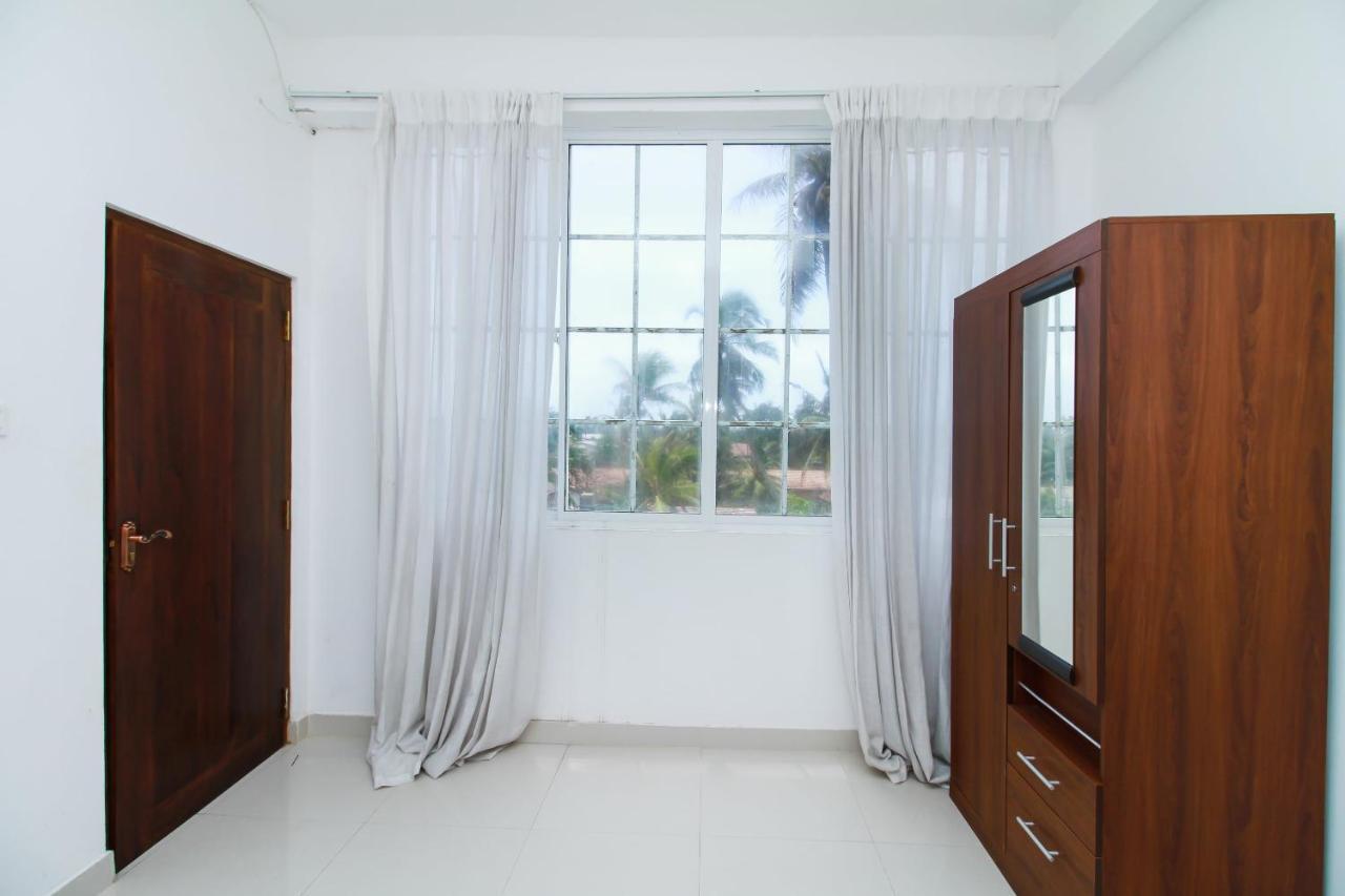 Hotel By The C Uswetakeiyawa Luaran gambar